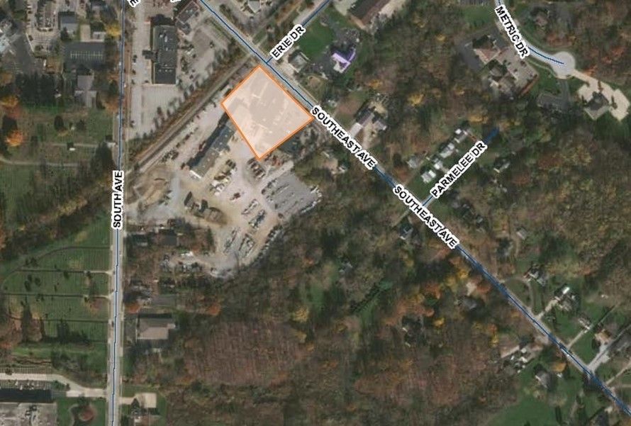 Land For Sale and Building for Lease: 50, 86, 94, 122 1/2 Southeast Ave & 117 South Ave, Tallmadge, OH 44278
